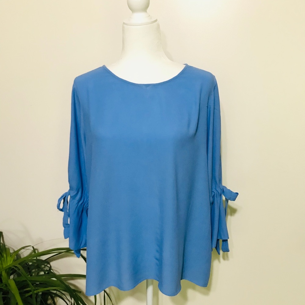 Gibson Latimer Blue Vintage Bell Sleeve Top